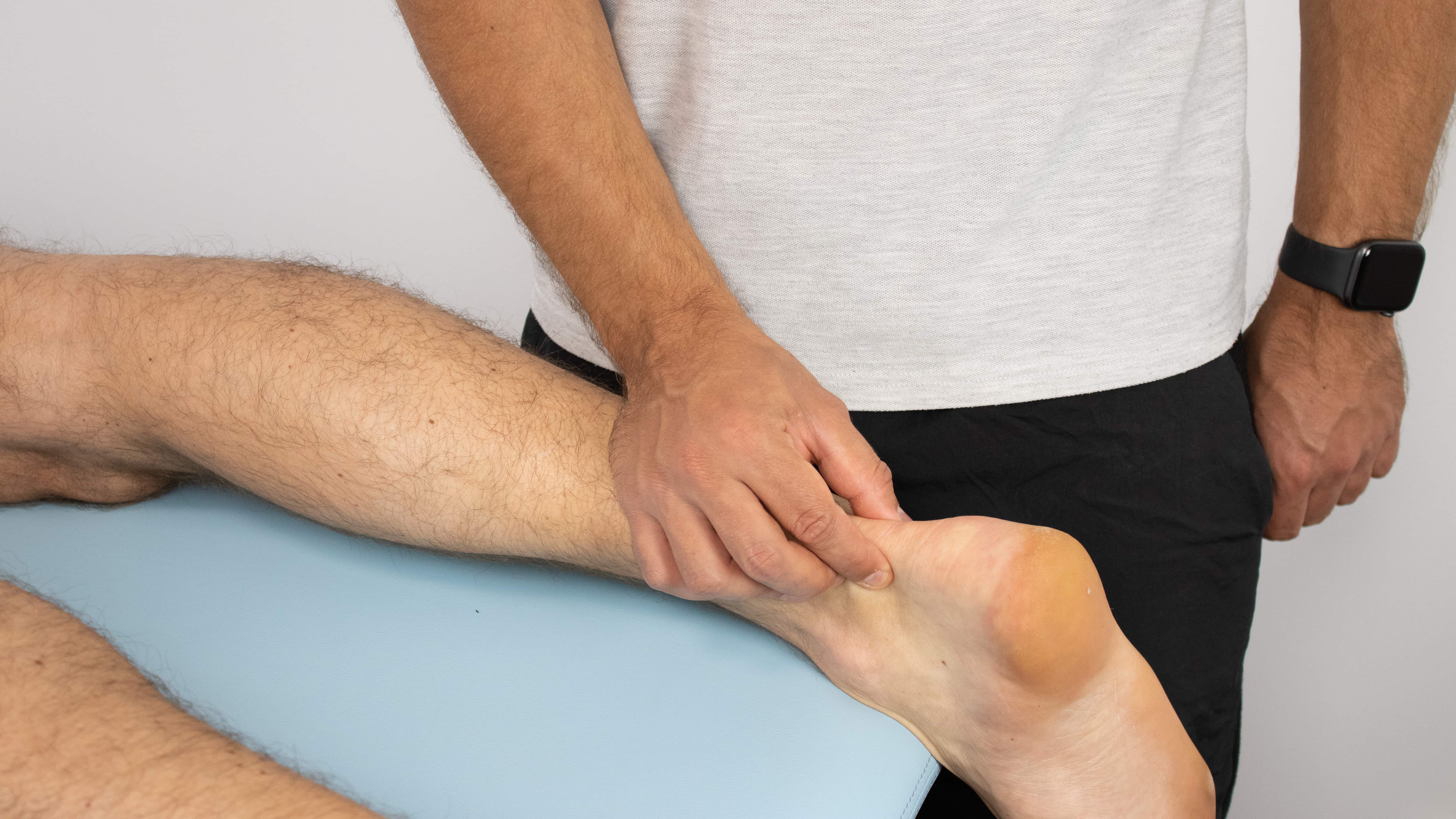 Palpation Rotation Test Test di palpazione del gap e valutazione della rottura/strappo del ...