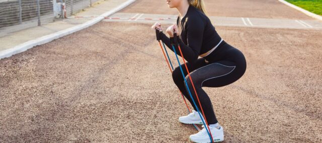 Zprostředkovatelé a moderátoři výsledků gluteální tendinopatie