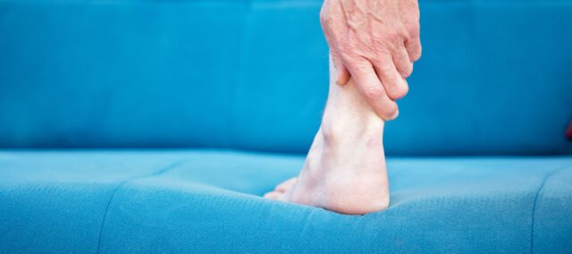 rehabi̇li̇tasyon sirasinda aşi̇l tendon yükleri̇ni̇n i̇lerlemesi̇