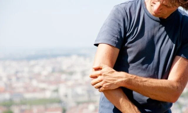 اعتلال الأوتار الجانبي للمرفق